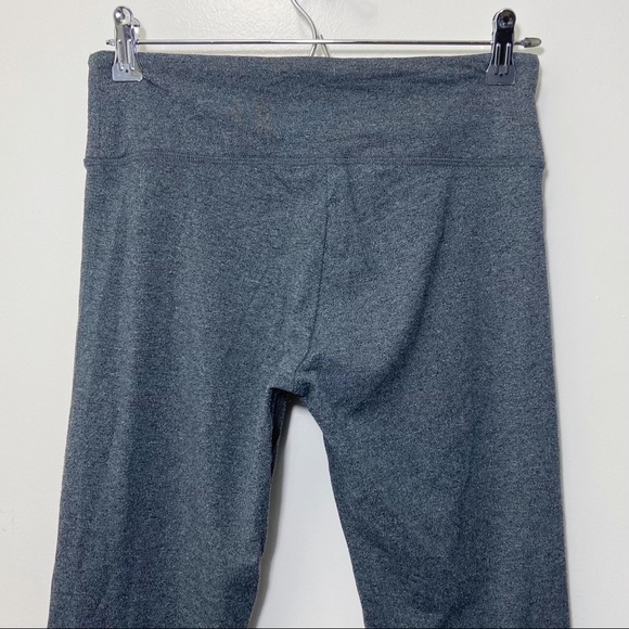 Victoria’s Secret Sport VSX Gray Leggings Knee Cut Out Medium - Picture 6 of 9